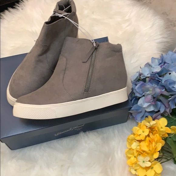 Shoes - NEW! Grey Cindy Bootie Shoes